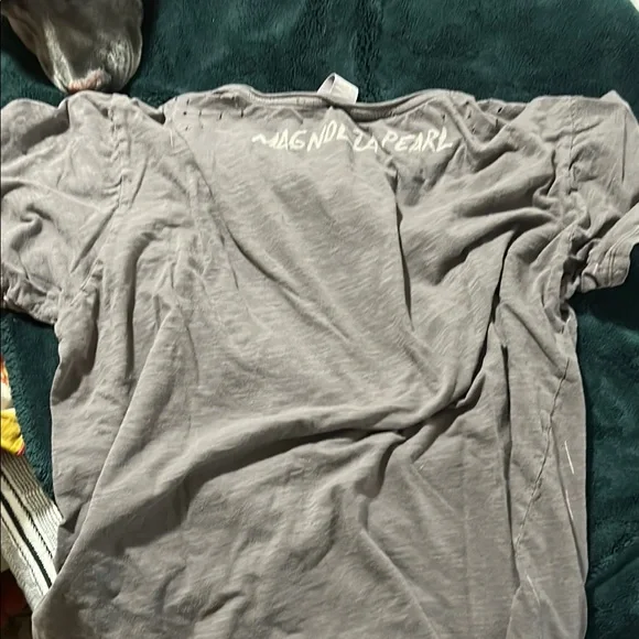 Magnolia Pearl T-shirt Lot (set of 3) - Picture 3 of 7